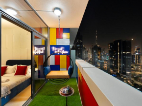 New 1BR, Burj Khalifa View, TOP Floor, 8min to Dubai Mall